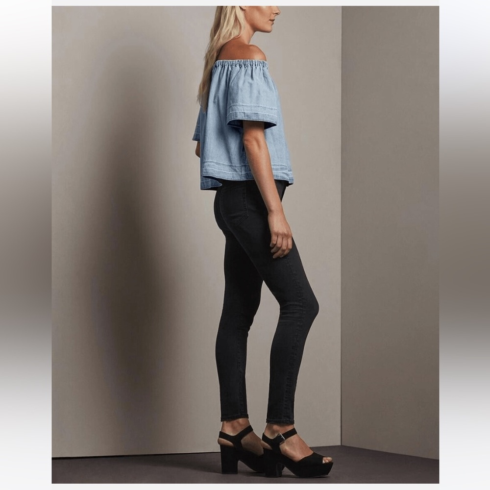 $158 NWOT Adriano Goldschmied AG Medium Sylvia Off the Shoulder Chambray Top - Picture 3 of 8